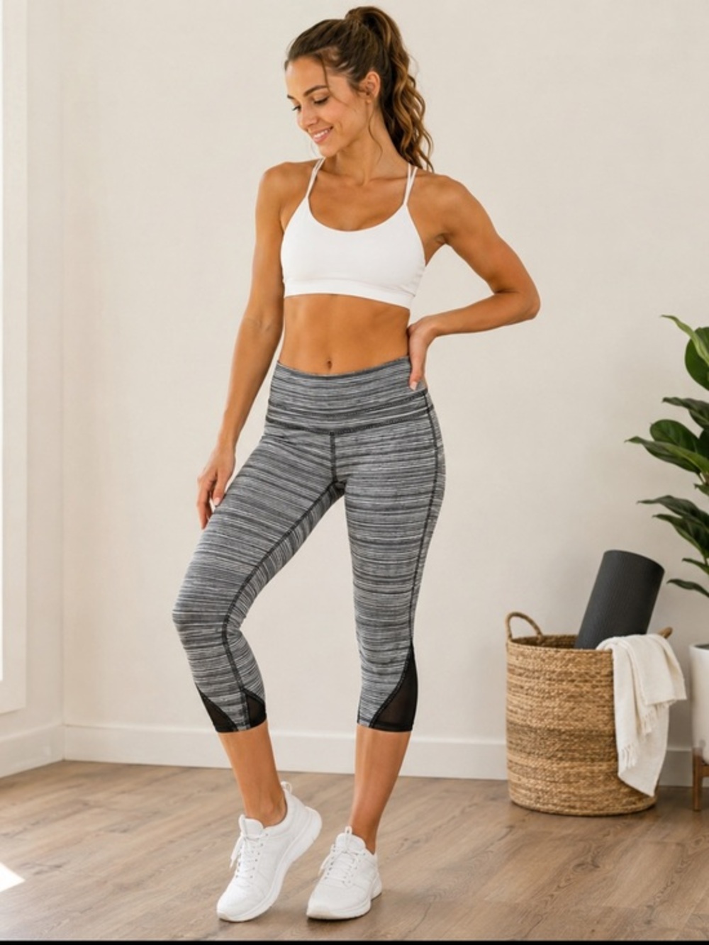 Lululemon Gray Space Dye Cropped Leggings Size 4 Black Mesh Panel